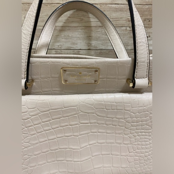 Kate Spade Purse Large Beige Pebbled Leather Crocodile Embossed - Picture 2 of 16